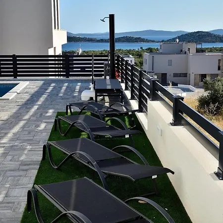 Neru I Holiday home *